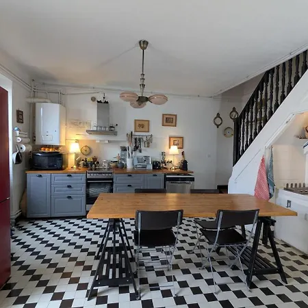 Voltaire Villa *