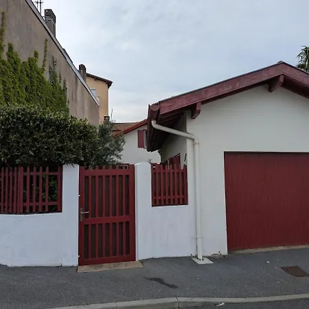 Villa Voltaire *