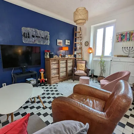 Villa Voltaire *